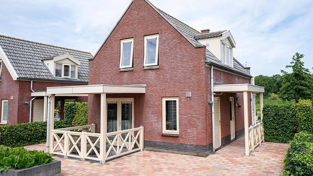 Municipality of Nissewaard House | Bungalow in South Holland by the Water