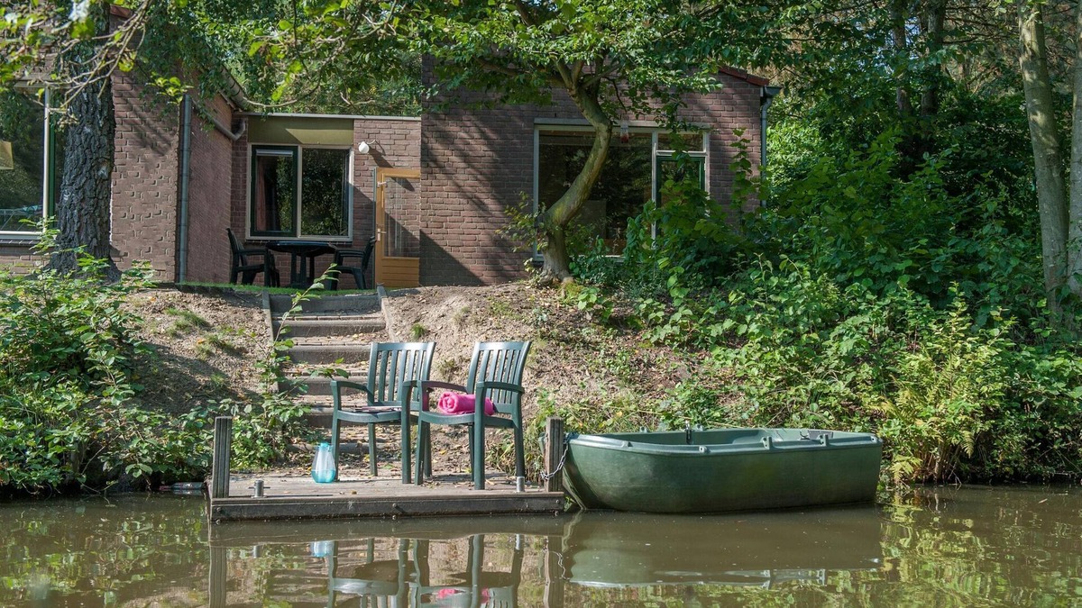 Municipality of Weert House | Bungalow in Weert with Private Jetty