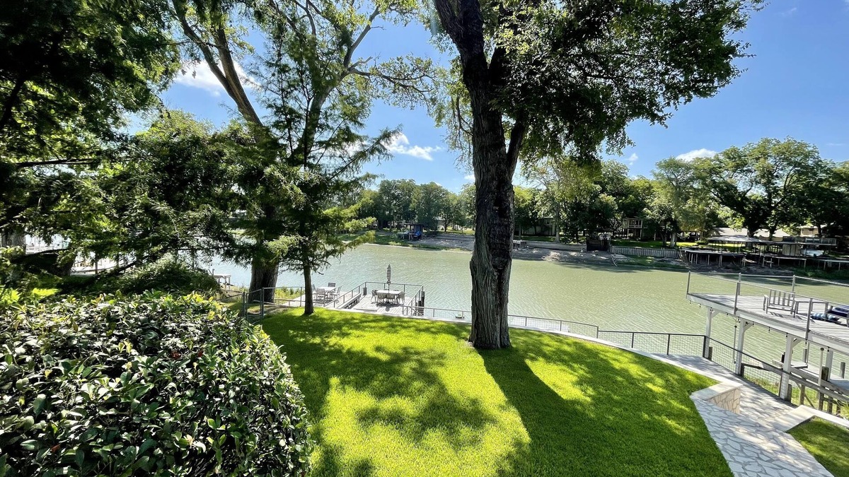 Seguin House | Bungalow on the Guadalupe River - Seguin, TX