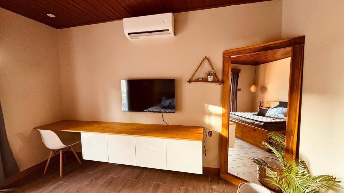 Rio Seco House | Bungalow Style Room near Tamarindo Swimming Pool and Nature/Private Bathroom