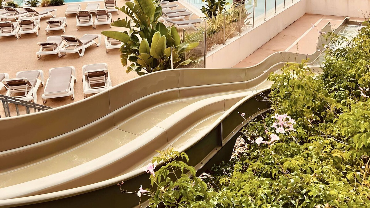 Le Dramont House | Bungalow 'Sunset Lodge' with Sea View, Shared Pool and Air Conditioning