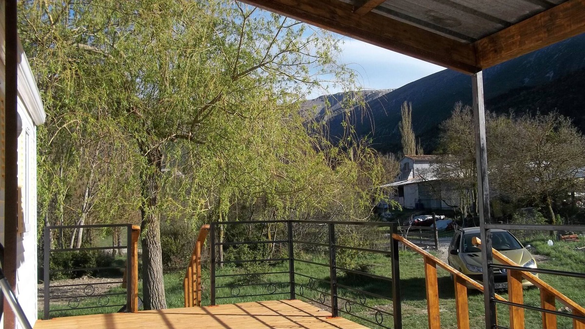 Blieux House | Bungalow with Mountain View, Private Terrace and Private Garden
