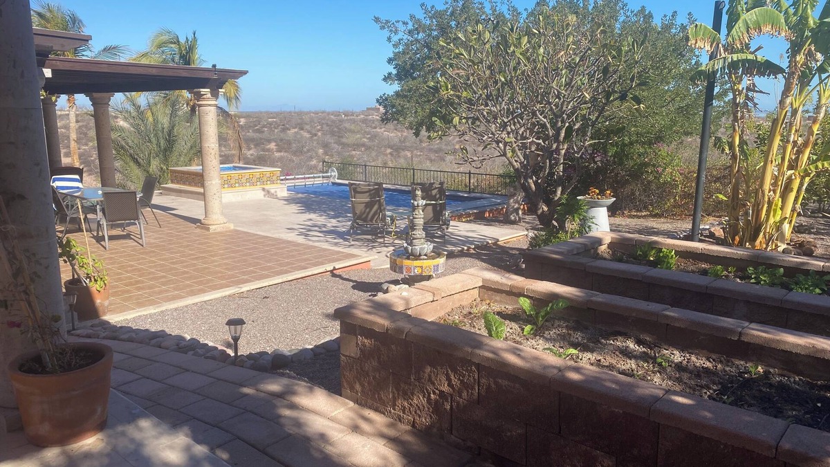 El Centenario House | Bungalow with pool in beautiful El Centenario, La Paz Baja California Sur