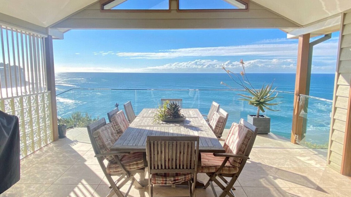Mona Vale House | Bungan Bliss - Point Blank Ocean Panorama