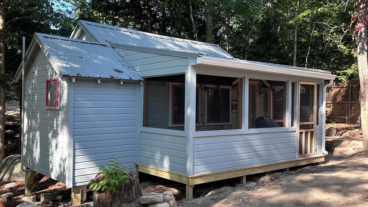 Orland Cottage | Bunkhouse Cabin at Toddy Pond - water fun, close coastal towns/parks and more!