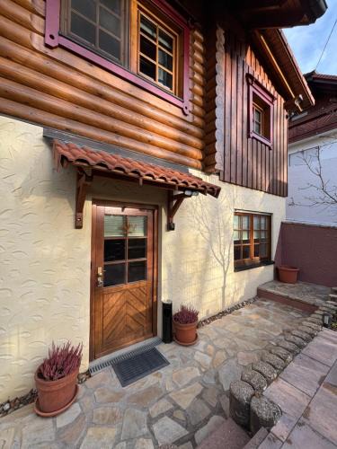 Frommern Apartment | Buntes Nest im Holzhaus