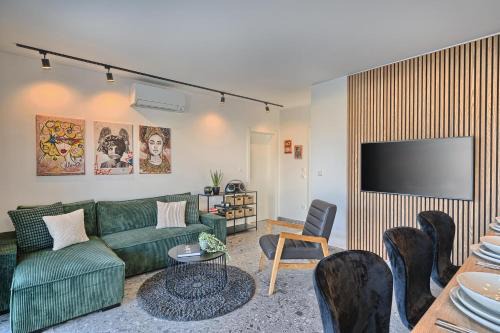 Slatine Apartment | Bura Breeze - Sea-View Garden Apartment