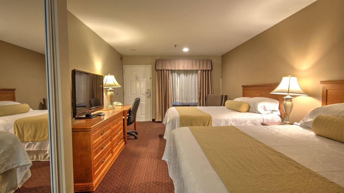 Burbank Hotel | Burbank Inn and Suites