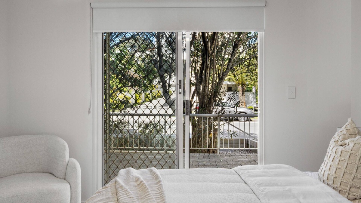 Burleigh Heads Apartment | Burleigh Breeze 2 Bed Beach Walk