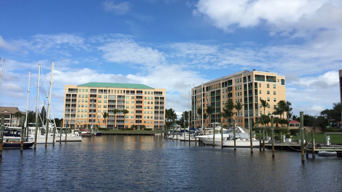Burnt Store Marina Condo | Burnt Store Marina- Harbor Towers, 2BR, Gulf View, Pool & Marina, Screen Lanai