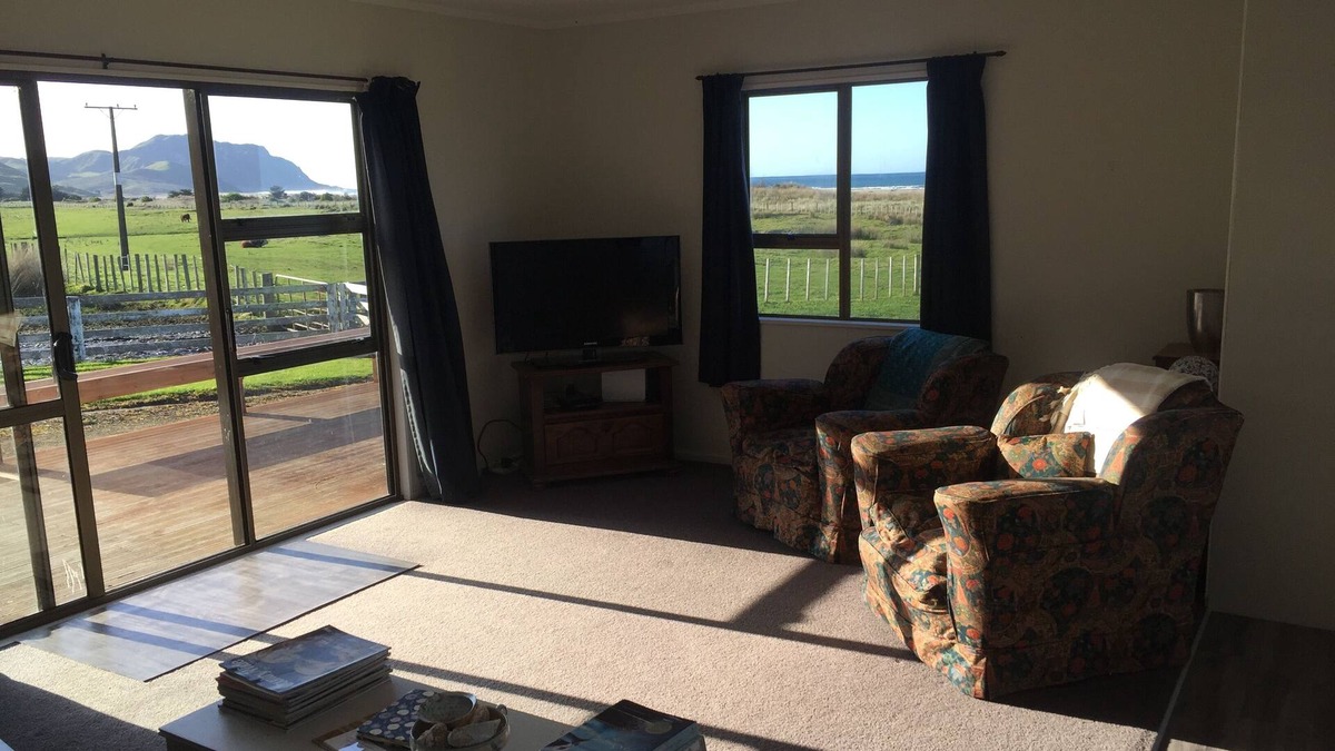 Herbertville Cottage | Burnview Station Beach Cottage