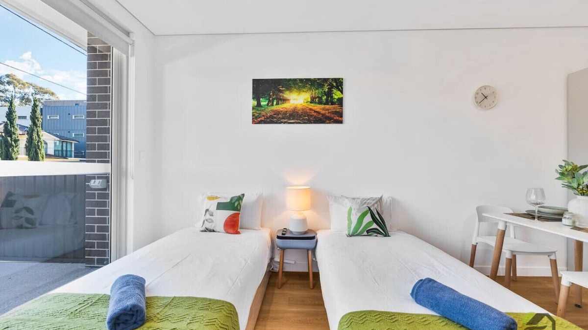 Burwood Apartment | Burwood Central Apt - Cooking, Laundry, Parking
