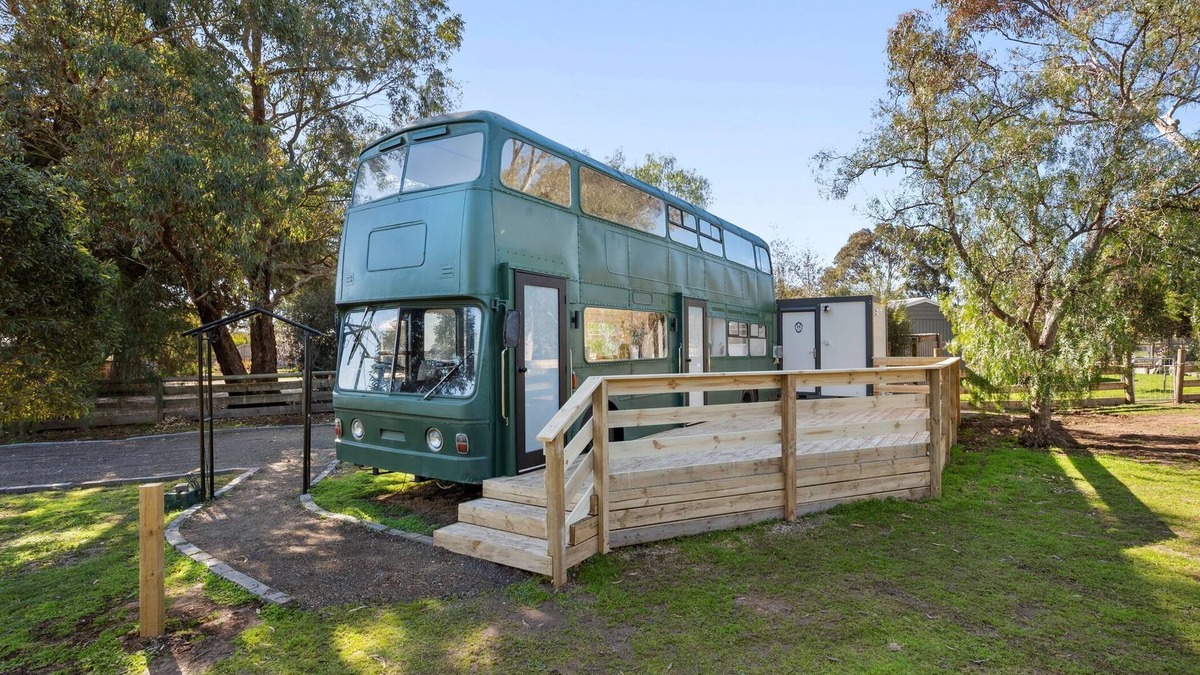 Fyansford House | Bus Life, Sleep, Play & Farm Views
