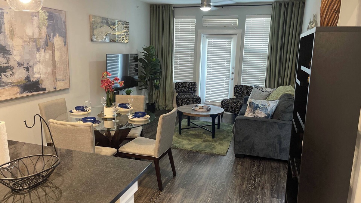 Farmers Branch Apartment | Business deluxe comfortable suite sleeps 4 about n15 min from DFW & Love Field