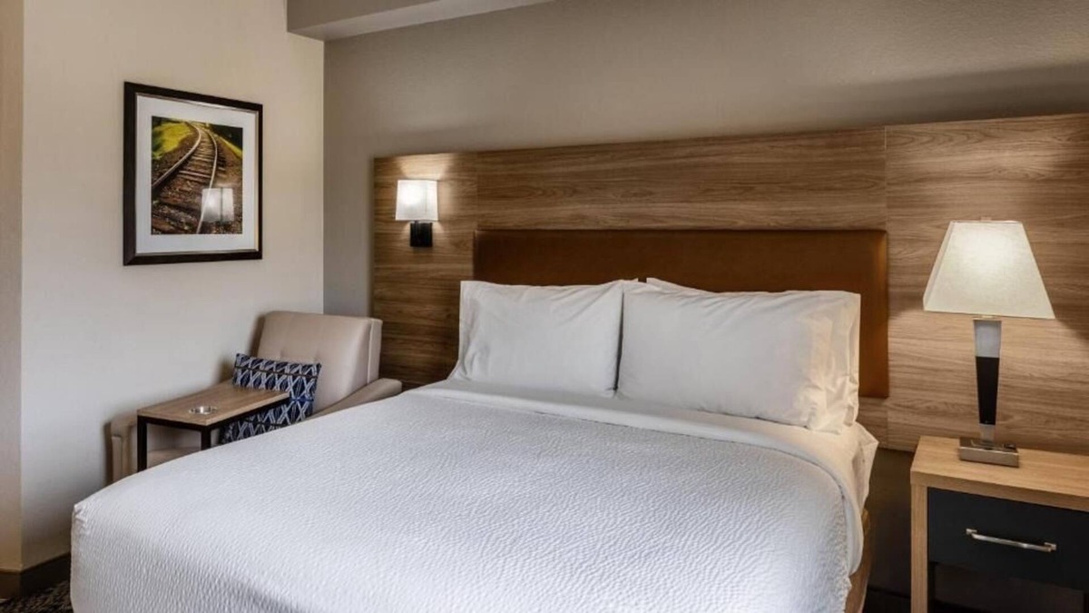 Okatie House | Business-friendly Accommodation! 2 Rooms, Minutes to Sergeant Jasper State Park