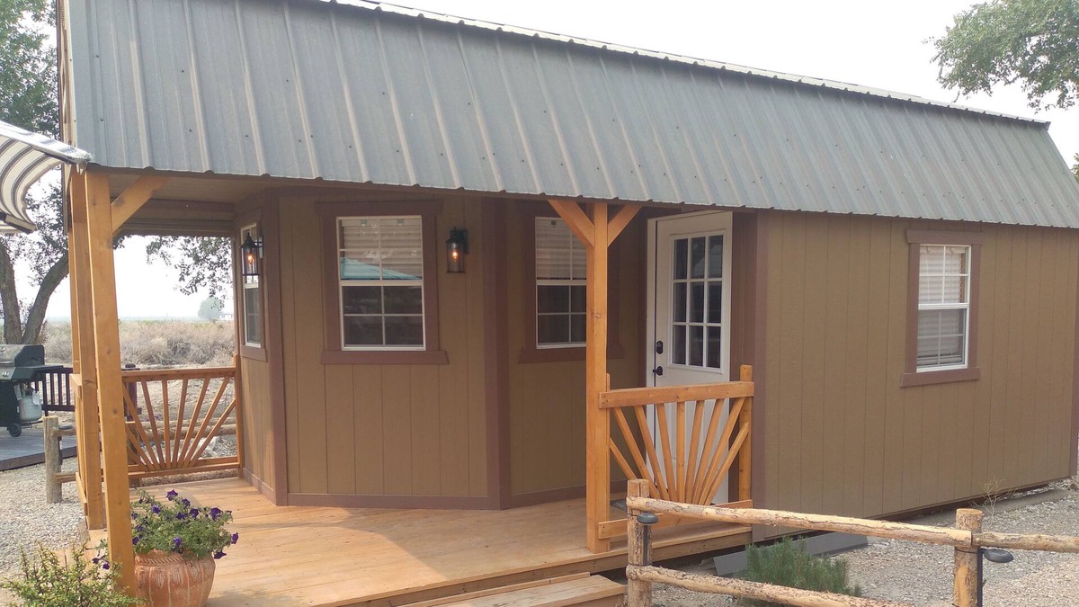 Imlay Cabin | Butch Cassidy, sleeps 4, 5 with a roll away, and has a detached private bathroom