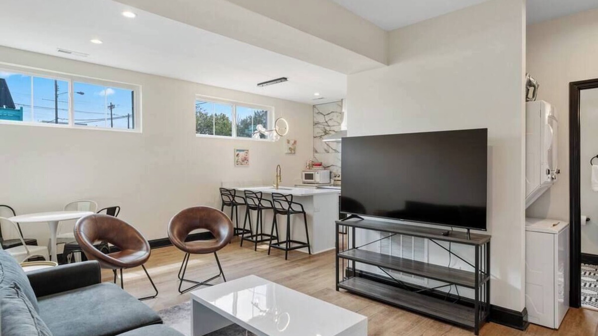 Butchertown House | Butchertown! New Modern Long Term 2Br/1BA Apt 1 Fl