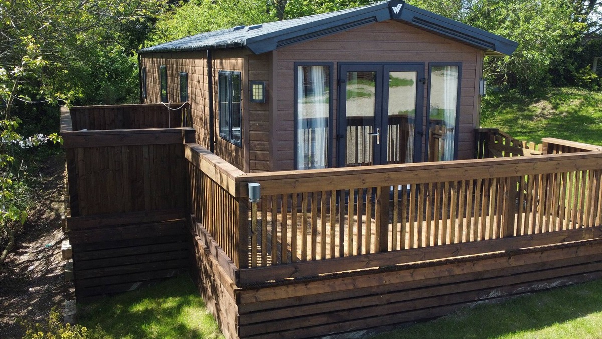 Runswick Bay Cottage | BUTTERCUP LODGE, pet friendly, character holiday cottage in Staithes