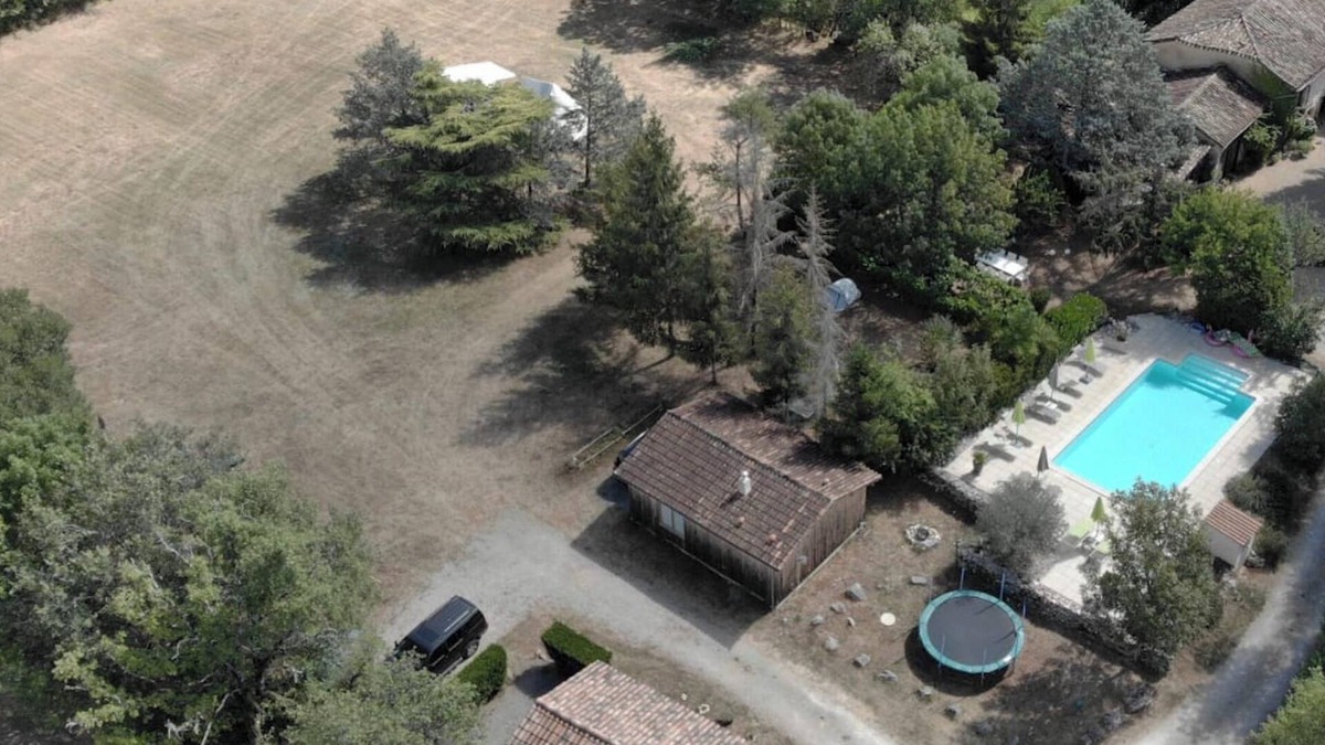 Saint-Antonin Noble Val Apartment | BUTTERFLY GITE ON A 2-HECTARE PROPERTY