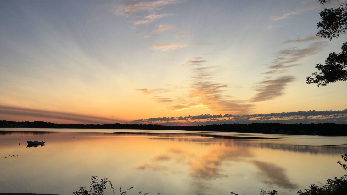 Buzzards Bay House | Buttermilk Bay Waterfront Retreat