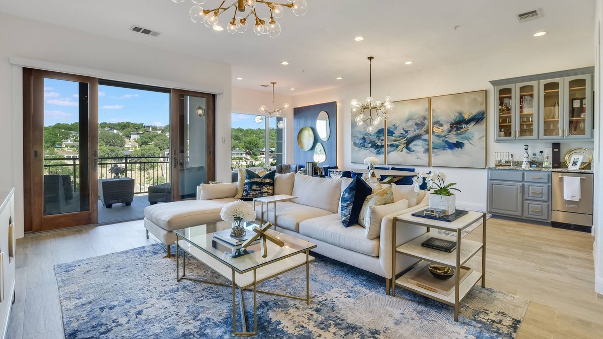 Lakeway Condo | Buy 3 Get 1 Night Free I Above Lakeway Lookout I Pool Access
