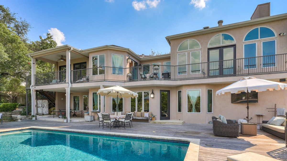 West Lake Hills House | Buy 3 get 1 Nt Free I Above Provencal I Pool/Spa l 5 BR I 5MI ATX
