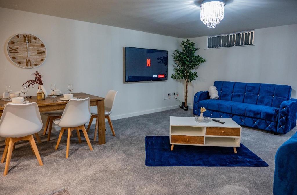 Bradford Apartment | BV Basement Navy Diamond Suites Apt