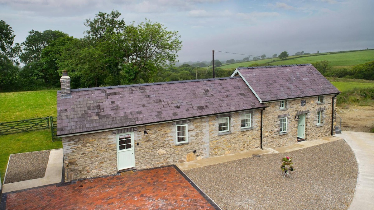 Crymych Cottage | Bwthyn Briallen, Crymych