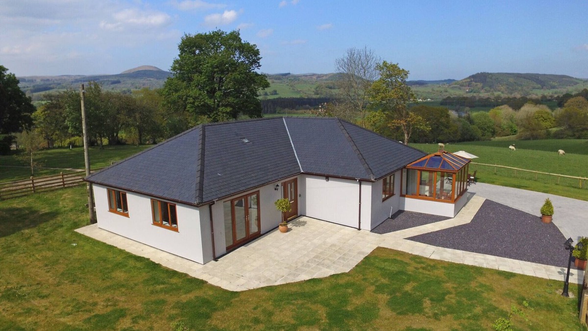 Bala House | Bwthyn Bryn yr Aber - Two Bedroom House, Sleeps 4