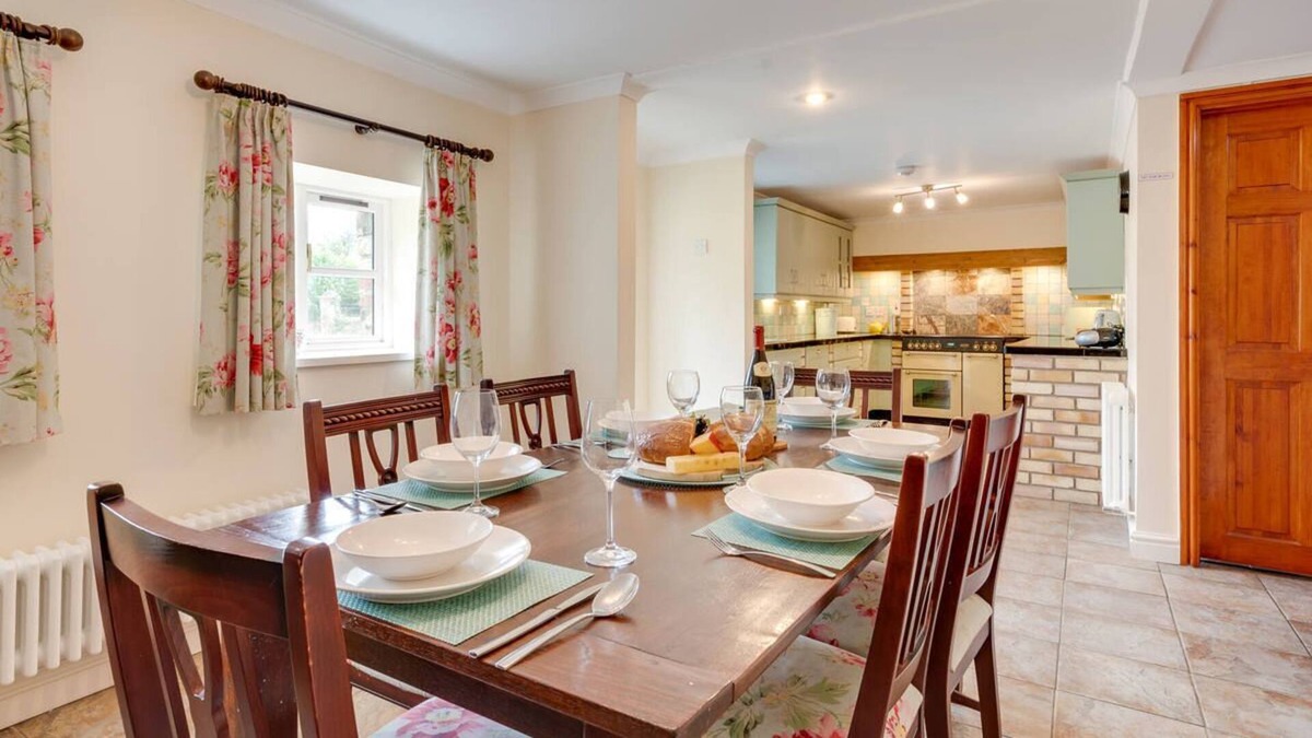 Margam House | Bwthyn Glyn in Cwm-twrch Isaf