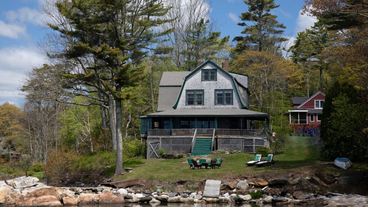 Bayville House | By the Bay by Sea Maine