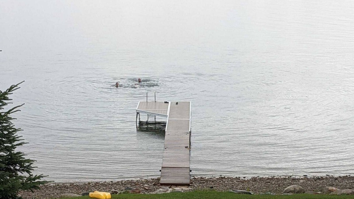 Wiarton Cottage | By the Bay: Cozy Waterfront Retreat