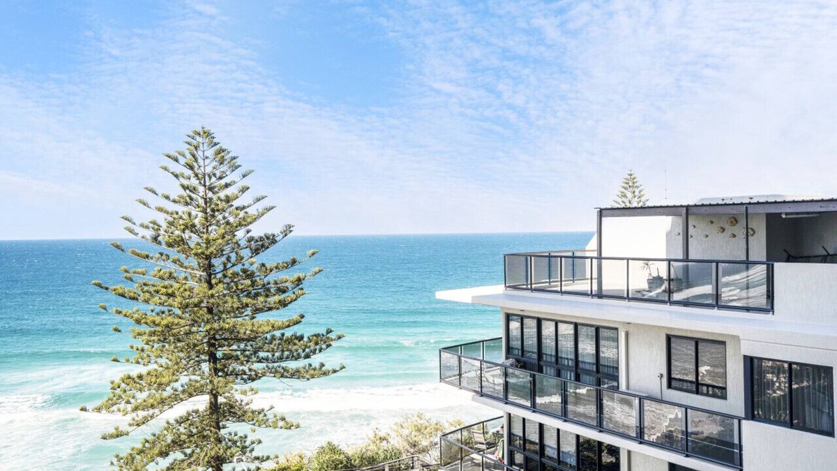 Coolum Beach Apartment | By The Beach - Clubb Coolum Beachside Resort