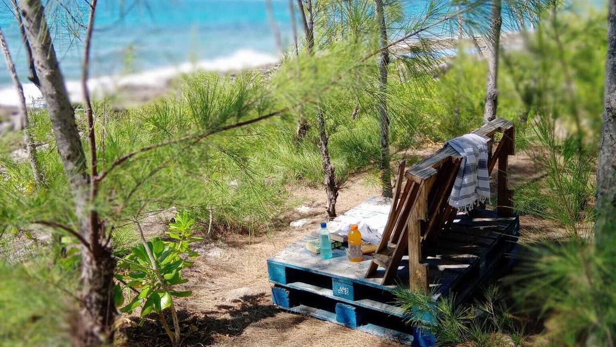 Rainbow Bay Cottage | By The Rocks Cottage - Your Anywhere Spot