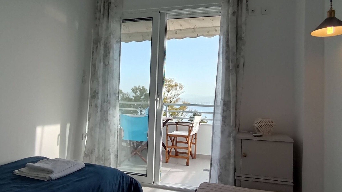 Loutraki-Agioi Theodoroi Apartment | By the Sea Apartment