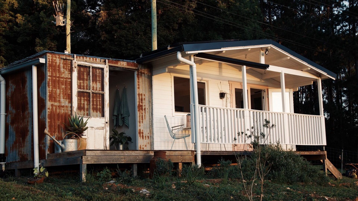 Rosebank House | Byron Bay Hinterland Off Grid Cabin Farm Stay