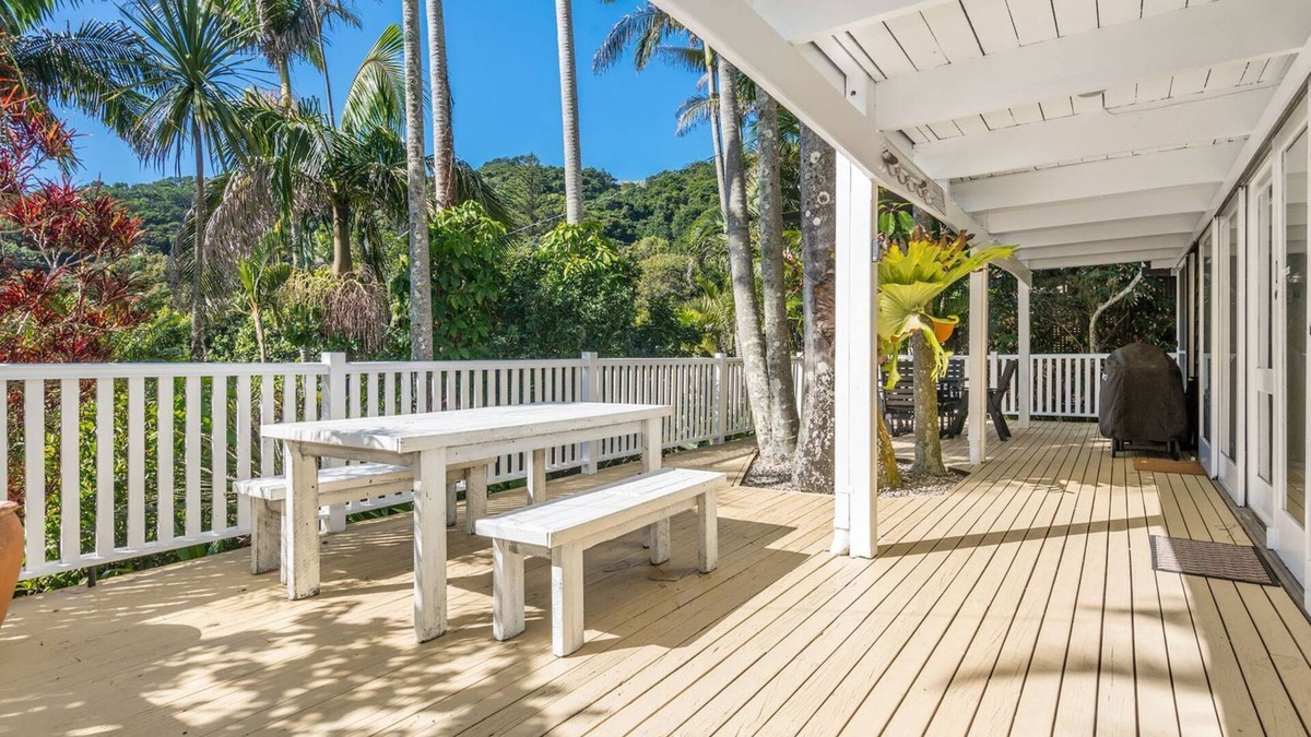 Byron Bay House | Byron bay Luxury Homes - Lower Decks