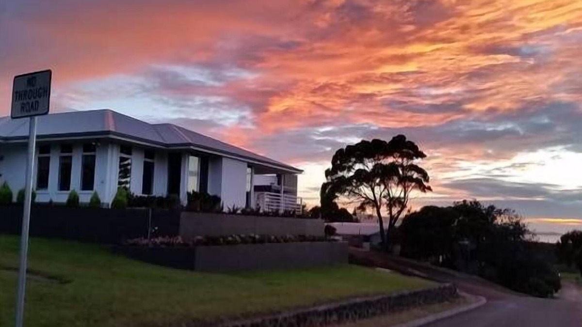 Mira Mar Bed & Breakfast | C'EST LA VIE: Panoramic views. Bed & Breakfast