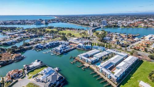 Halls Head Apartment | C Mandurah Apartment Resort
