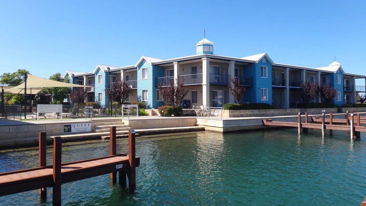 Halls Head Hotel | C Mandurah Resort