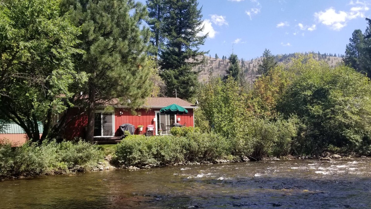 Lolo House | C'mon out to the Lazy Trout!