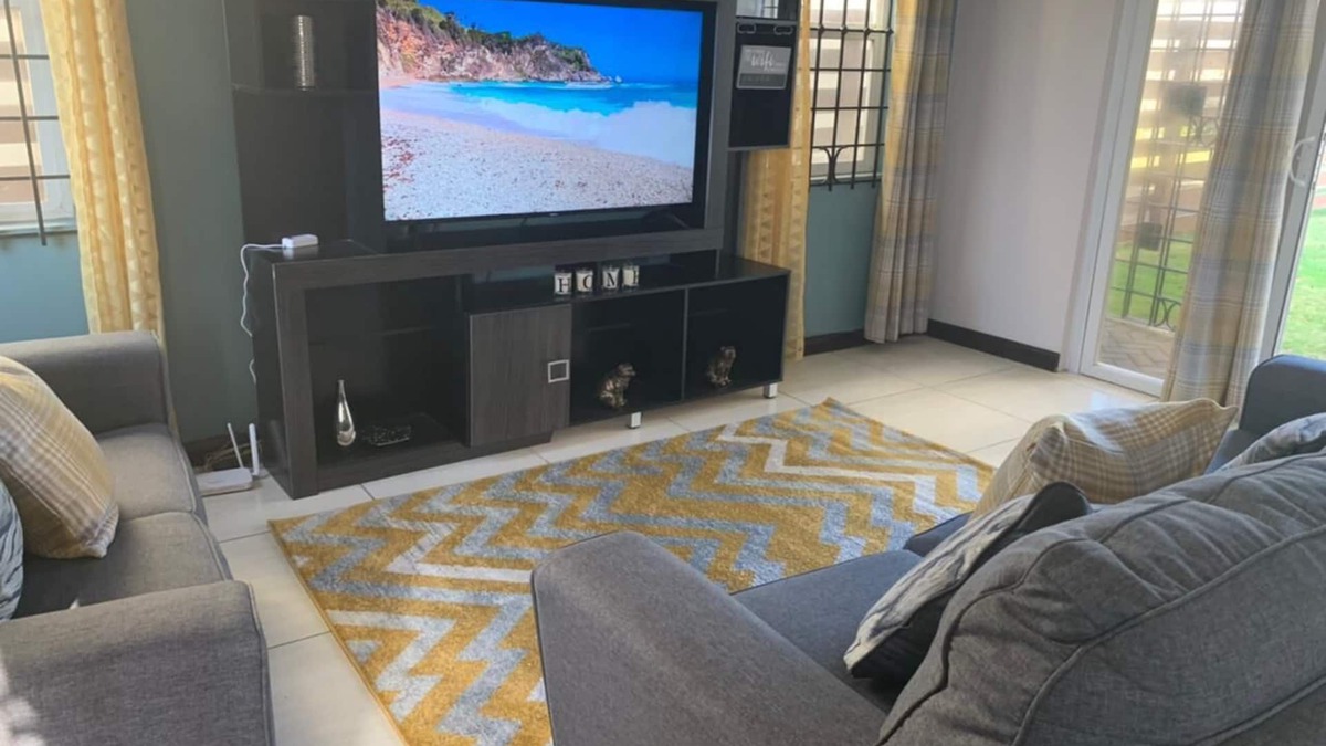 Portmore Villa | C-Vue Villa (Pool AC Gated Sea Front)