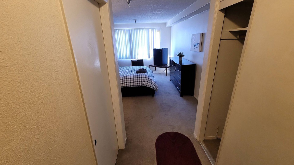 Pico - Robertson Hotel | (C12) Steps away from Beverly Hills Unit
