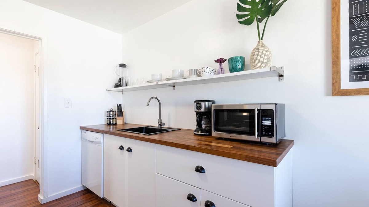 Desert Hot Springs Apartment | C2- Spotless Designer King Suite Home with View