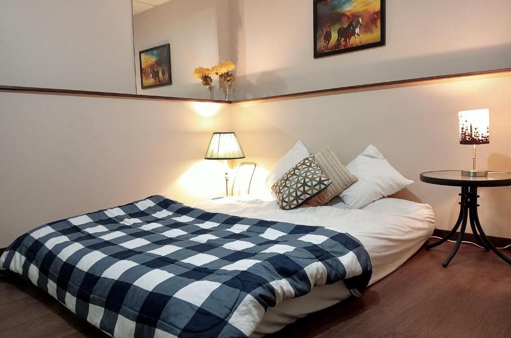 Cloverdale House | C4 Cheap Cozy Open Room in Lovely home in Surrey for 1-3 people