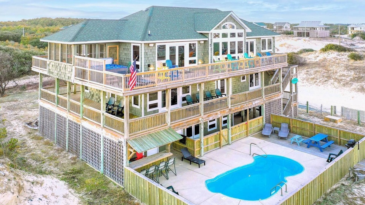 Carova Beach House | C9038 Time Fades Away. Wild Horses, 4X4 Area, Pool, Hot Tub! Winter Weeks Now