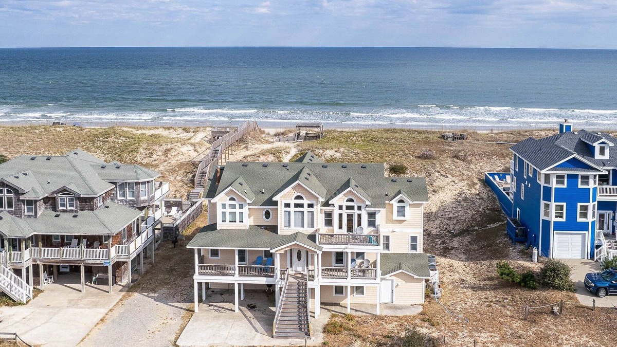 Carova Beach House | C9289 Sun King II. Oceanfront, Elevator, 4x4 Area, Pool, Hot Tub, Pets OK!