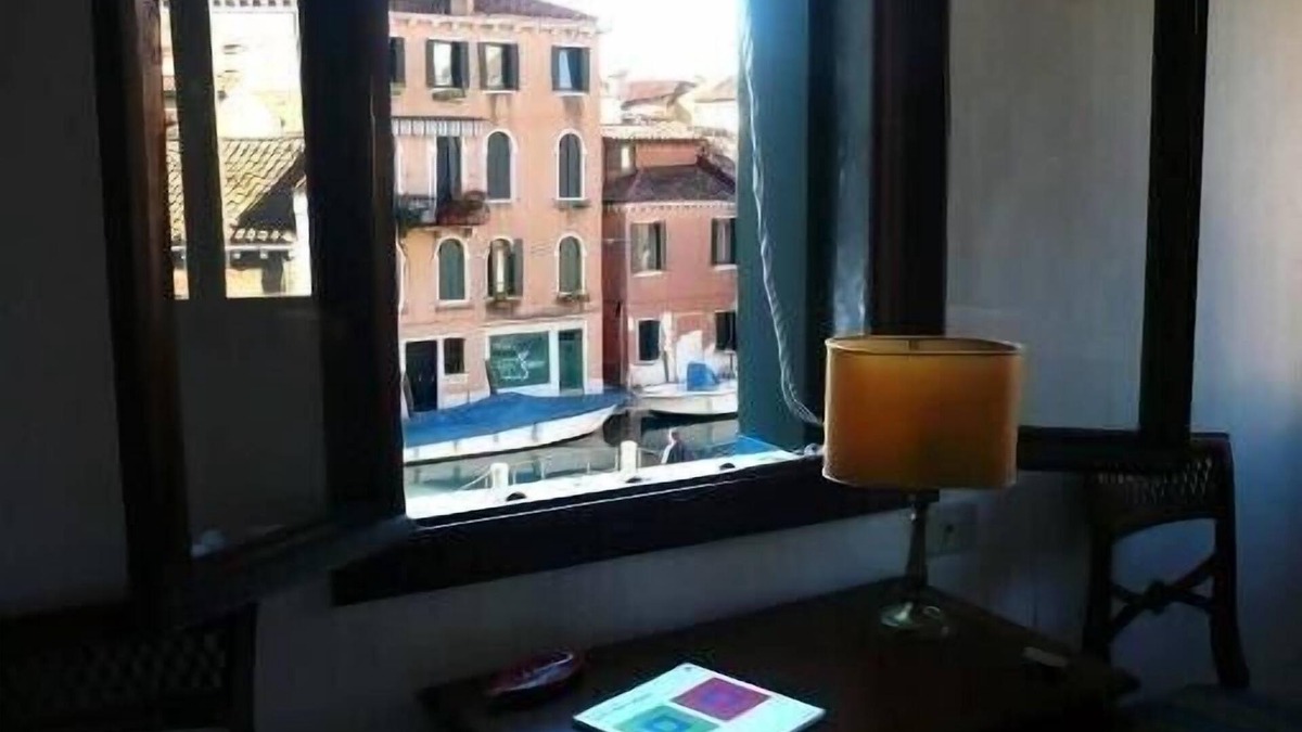 Dorsoduro Apartment | CA 'DEL PONTE - bright apartment with stunning views over the canal
