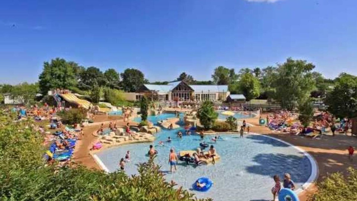 Sainte-Catherine-de-Fierbois House | Camping 5 étoiles - Parc aquatique - eebfed