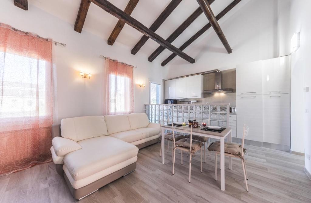 Longa Apartment | Ca' Laura - Murano Centro - 10 min from Venice